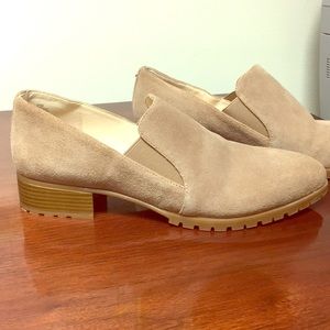 Nine West - sz 9 - women’s loafers/short booties?!